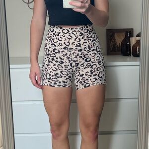 ATHLETIC WORKOUT SHORTS (size: women’s small)